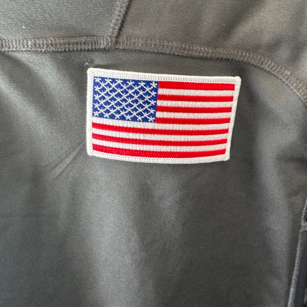 The North Face Gray Quarter Zip Pullover USA Flag Patch Essential | Size M